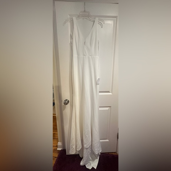 Lulu’s Wedding Dress (Small) - Picture 1 of 3